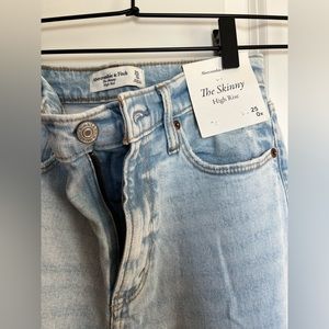 Abercrombie & Fitch The Skinny High Rise NWT